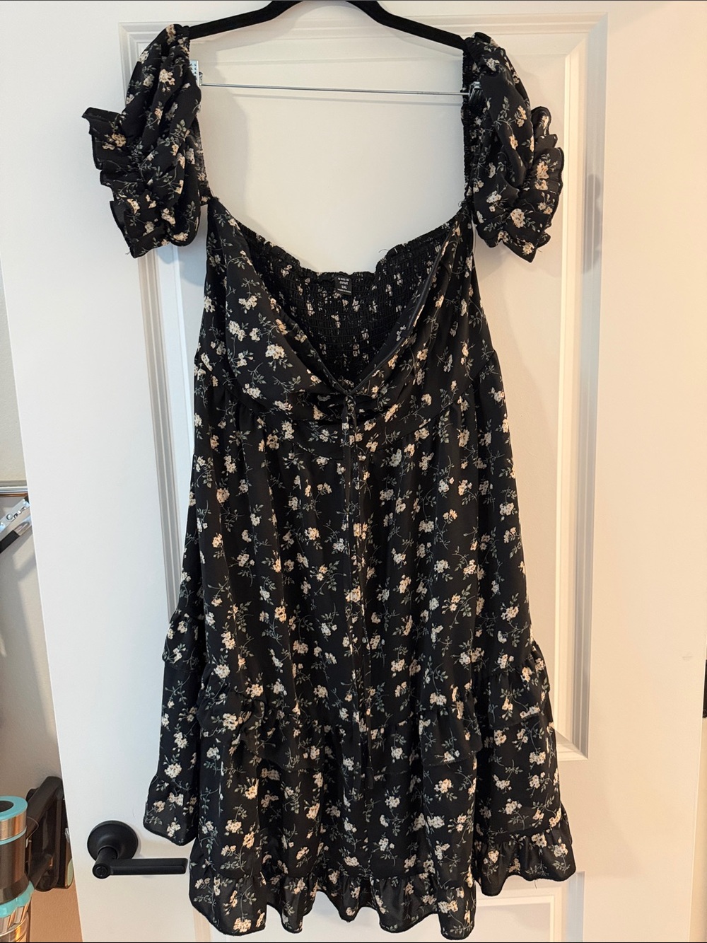 SHEIN Black Floral Puff Sleeve Mini Dress